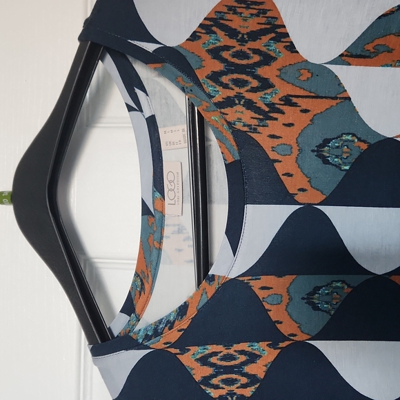 NWOT LOGO Patterned Tunic. Sz. M - Picture 3 of 5